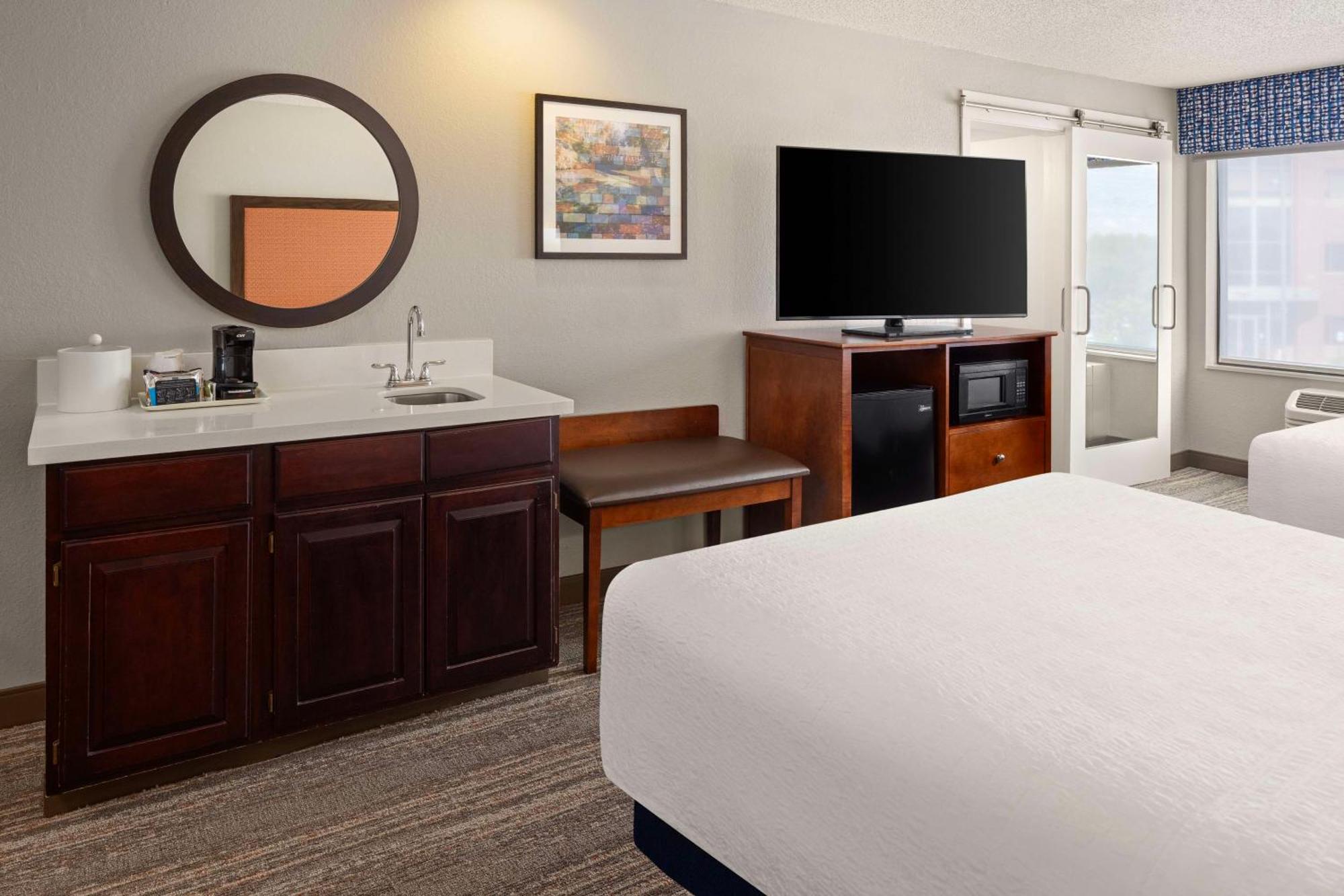 Hampton Inn Minneapolis Northwest Мейпъл Гроув Екстериор снимка